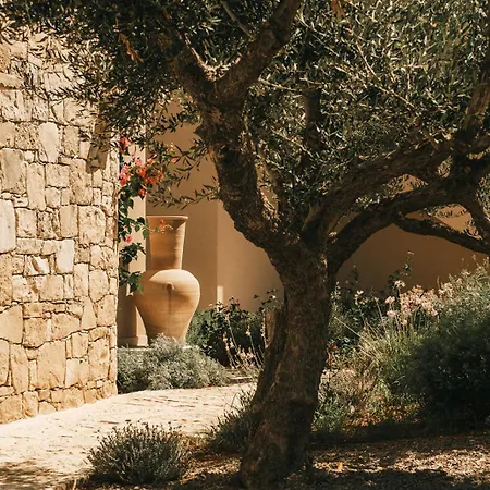 Готель Momi Slow Living Херсонісос