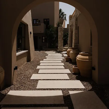 Momi Slow Living فندق 4*